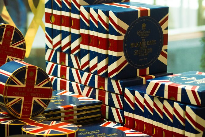 Changing of the Guard & Royal Food Tour with 15+ Tastings - From Buckingham Palace to royal suppliers