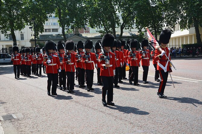 Changing of the Guard Walking Tour - Who should book this experience