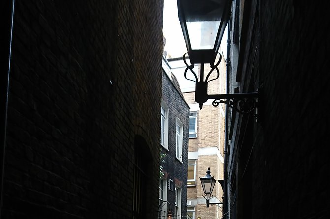 Charles Dickens Old London - Very Small Group Tour - St. Paul’s and the path into the old City