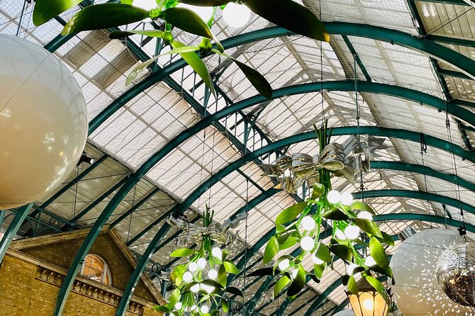 Christmas Lights and Markets Guided Walking Tour with Mulled Wine - Why the small group changes the experience