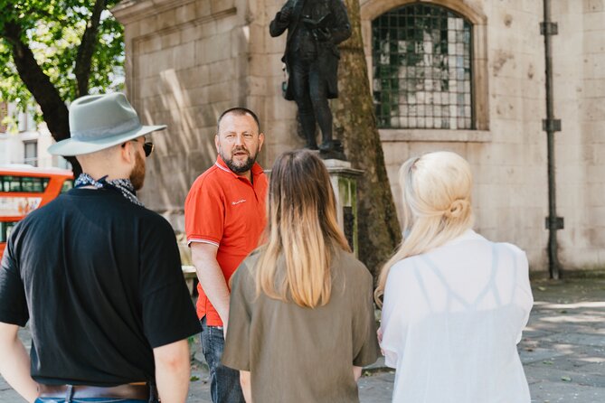 City of London Historic Walking Tour (With Rooftop Visit<em>) – Key points at a glance’ /></p>
<ul>
<li><strong>Roman Fleet Street leads into the City:</strong> Follow an ancient route from Temple Bar toward London’s oldest financial district.</li>
<li><strong>Wren’s London comes alive:</strong> See St. Clement Danes, St. Bride’s, St. Paul’s, and the church linked with the Bow Bells.</li>
<li><strong>Small details make the walk memorable:</strong> Look for Dr. Johnson’s cat statue and hear the story behind Ye Olde Cheshire Cheese.</li>
<li><strong>The financial district is part of the history:</strong> Visit the Royal Exchange, Mansion House, Bank of England, and Monument.</li>
<li><strong>Big river views arrive late:</strong> The route reaches London Bridge, Tower Bridge, the Thames, HMS Belfast, and the Tower of London.</li>
<li><strong>The rooftop visit is limited:</strong> Garden at 120 is included on Sundays and Mondays only.</li>
</ul>
<h2>Why this City of London walk is different</h2>
<p><img width="669" height="446" decoding="async" src=