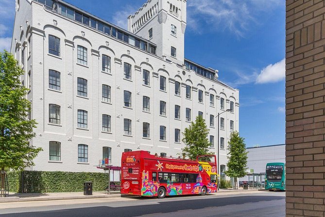 City Sightseeing Cambridge Hop-On Hop-Off Bus Tour - The college sights you can admire from the bus