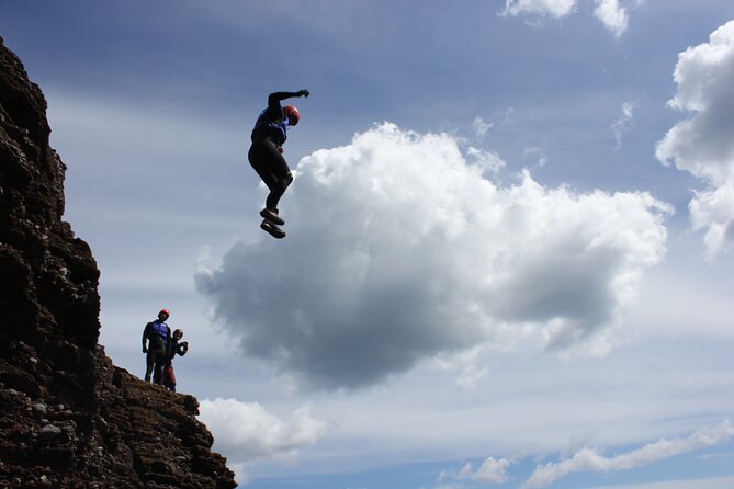 Coasteering Geopark Adventure In Torquay - The first rocks set the pace