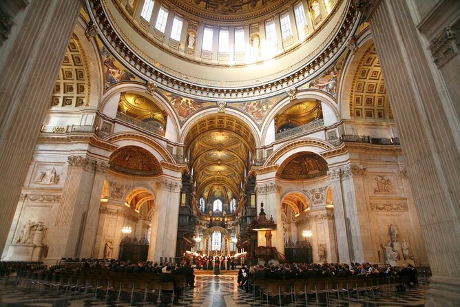 Crown Jewels of London Tour with River Cruise - A coach tour through the City of London