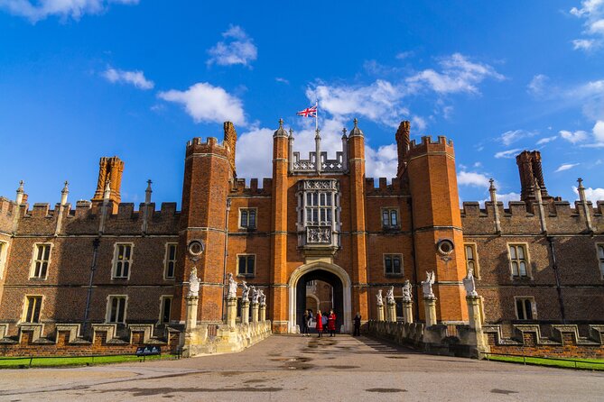 Dark History of the Tudors: Private Tour of Hampton Court Palace - Why Hampton Court works so well as a private tour