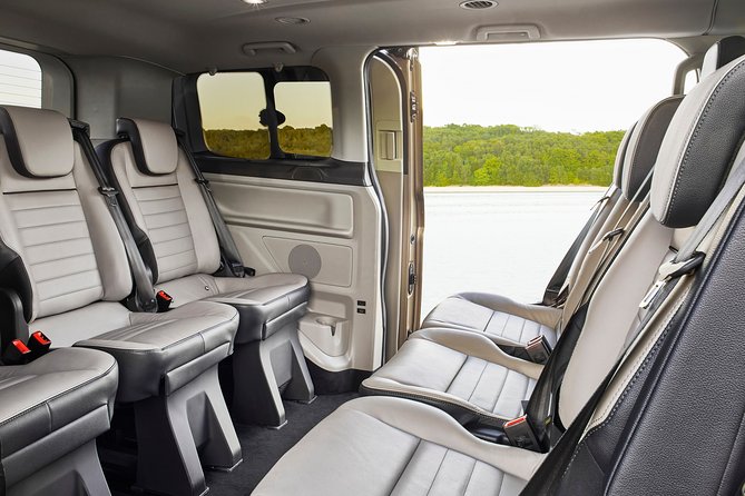 Departure from Central London to Heathrow Airport by Luxury Van - Who should book this Heathrow transfer?