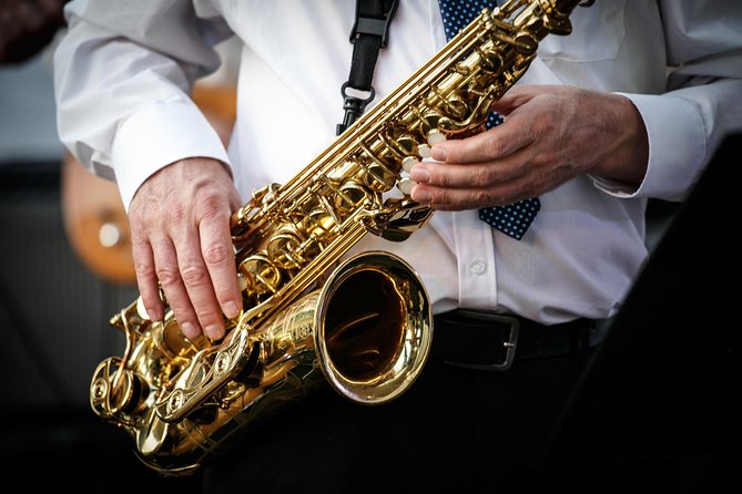 Dinner and Jazz Cruise on the River Thames - Dinner begins as London slips behind you