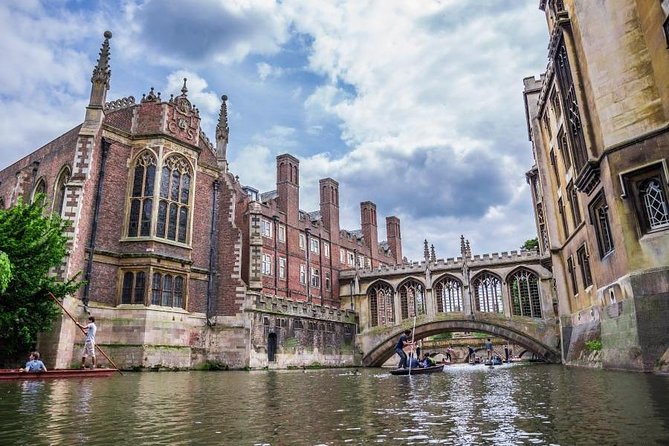 Discover Oxford and Cambridge with Guide from London by Coach - Admissions, meals, and the price of $122.92