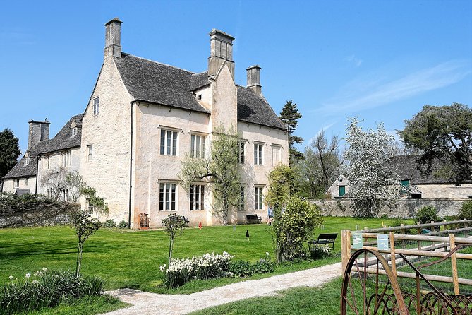 Downton Abbey and Highclere Castle Tour from London - Bampton, the village behind Downton