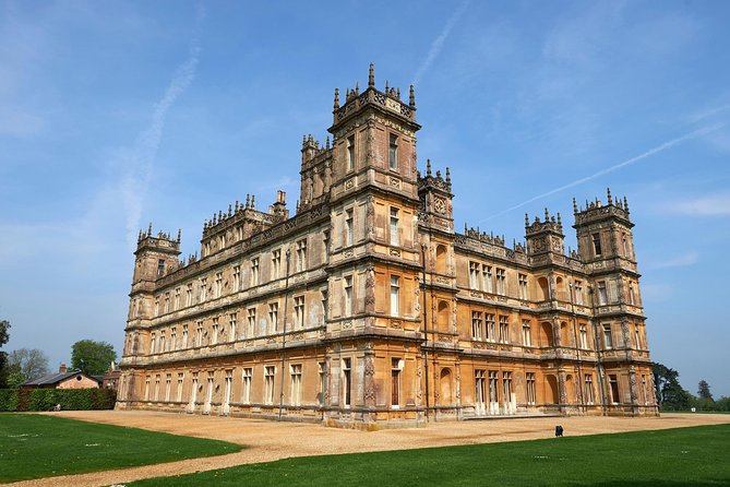 Downton Abbey and Village Coach Tour from London with Highclere - The 9:30 a.m. meeting at Gloucester Road