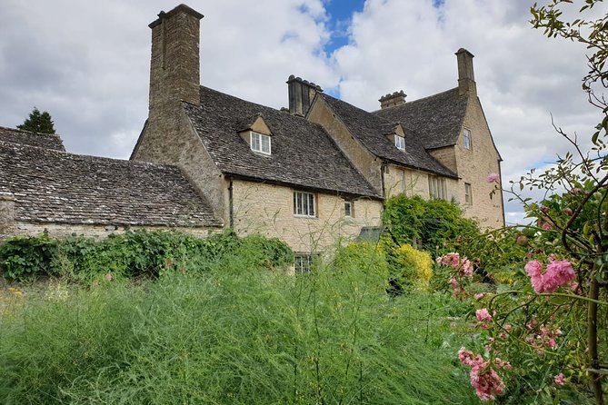 Downton Abbey Day In The Cotswolds Tour - Lunch at The Swan Inn