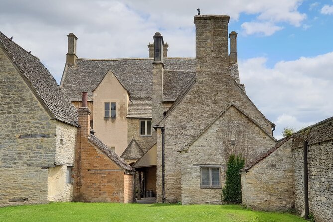 Downton Abbey Day In The Cotswolds Tour - Swinbrook, Asthall, and the road between villages