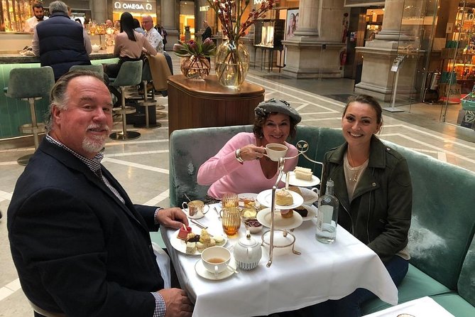 Downton Abbey London Filming Locations: Private Half-Day Tour - Wedding scenes, Mayfair, and the social world of Downton