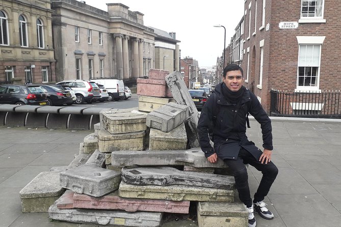 Downtown Liverpool Walking Tour - In Spanish - The Cavern Club and the Beatles connection