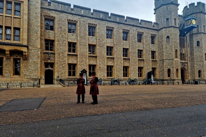 Easy Access Tower of London Crown Jewel Torture and Executions - What the guides add to the experience