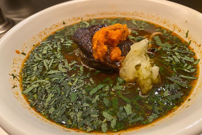 Eat the East End food tour with London Bites Tours - Guide quality and the small-group advantage