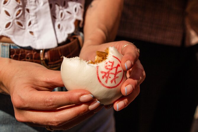 Eating London: Twilight Soho VIP Food & Drinks Tour - Rock and roll stories between restaurants