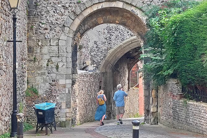 Eccentric Lewes: A Self-Guided Walking Tour - A short walk with a strong sense of place