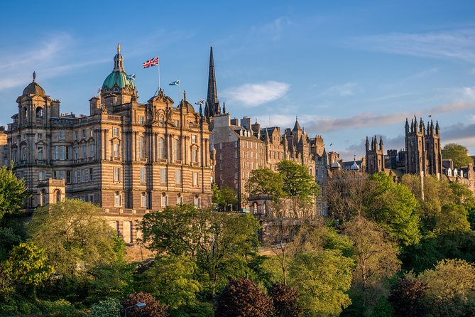 Edinburgh Rail Trip from London with Castle entry and Hop-on Hop-off bus - How to make five hours count