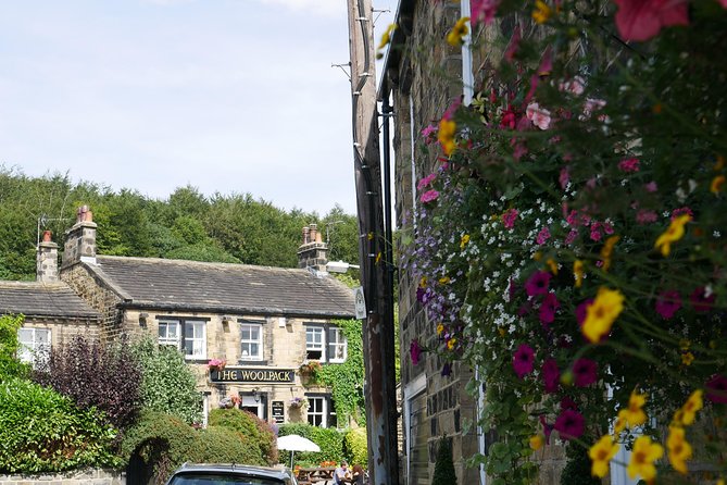 Emmerdale Classic Locations Bus Tour from Leeds - Otley, Leathley and the Hotton setting