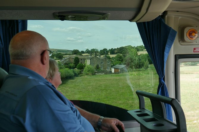 Emmerdale Classic Locations Bus Tour from Leeds - Starting in Leeds at 12:30 pm