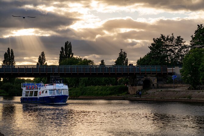 Evening 'Happy Hour' Boat Cruise For All Ages In York - What you see on the outward and return legs