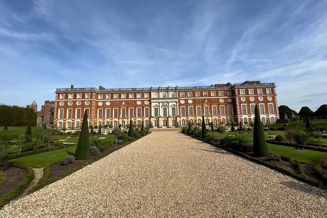 Explore Windsor Castle and Hampton Court Palace - The private driver advantage between London and Windsor
