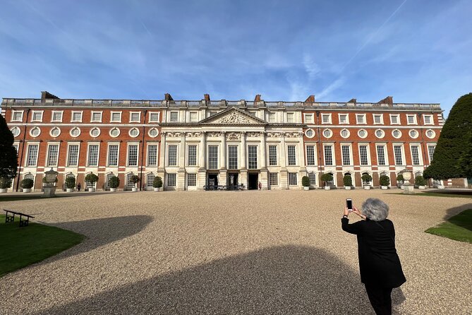 Explore Windsor Castle and Hampton Court Palace - Who will enjoy this day most?