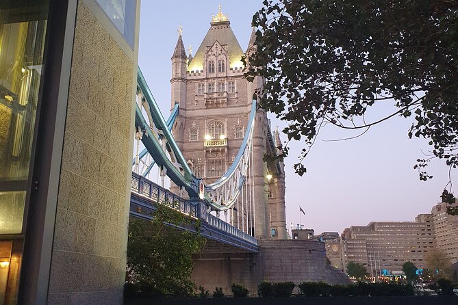 Food & drink walking tour in South East London. Bermondsey - Borough Market. - Starting at Tower Bridge at 11 a.m.