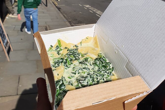 Food & drink walking tour in South East London. Bermondsey - Borough Market. - A gin toast in Bermondsey