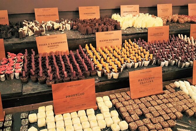 Food & Drink walking tours In London. Discover the East End of London. - Fournier Street and the French Huguenots