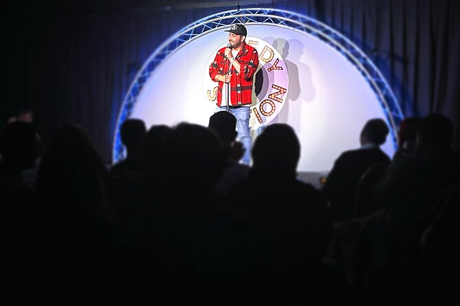 Friday & Saturday night comedy club entry - Seating, staff, and the front-of-house experience