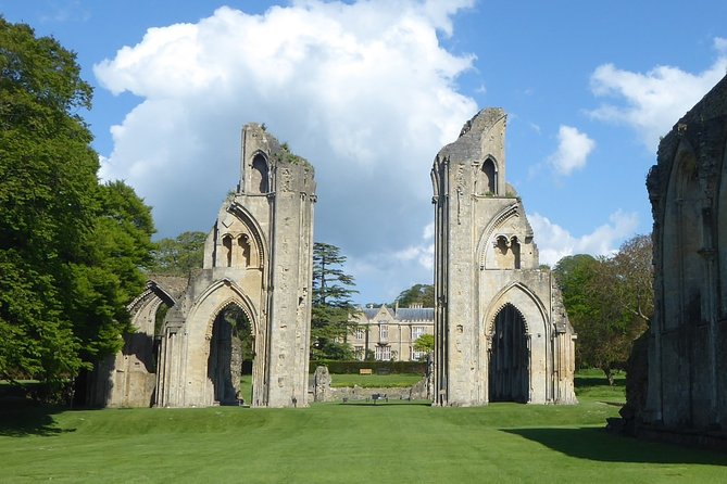 Glastonbury Tour - Private Tour from Bath - The Chalice Well is nearby, but not included