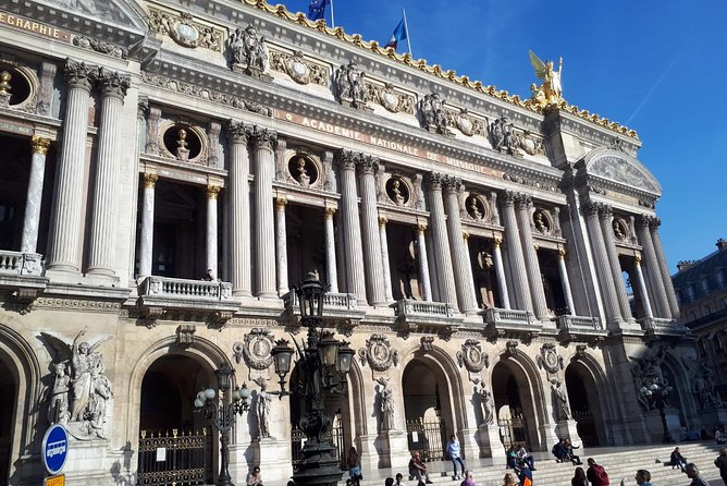Guided Paris Day Trip from London by Train with Seine Cruise - Small habits that make the day easier