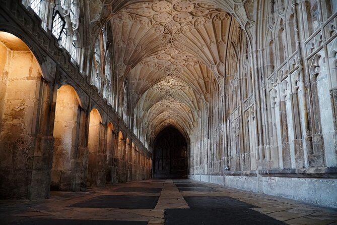Guided Tour of Harry Potter Film Locations of Lacock & Cotswolds - Leaving London at 8:30 in the morning