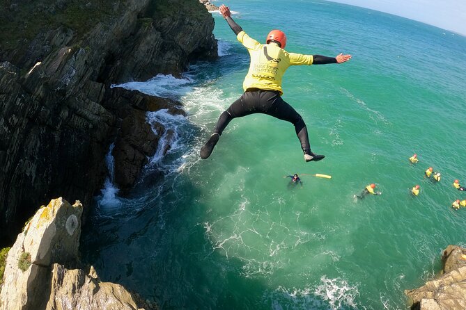 Half-Day Coasteering in Newquay Cornwall - Swimming, scrambling, and reading the rocks
