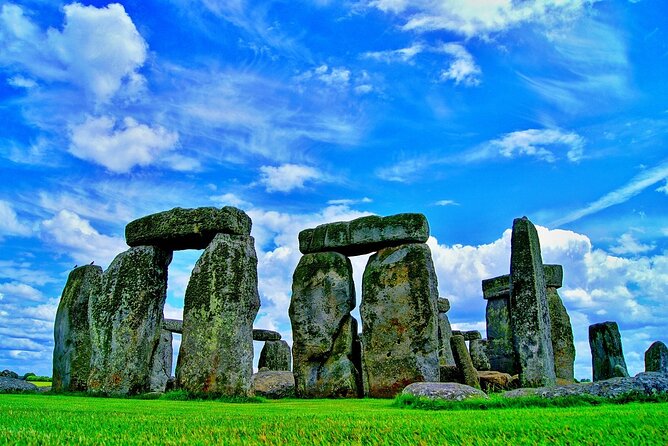 Half Day Stonehenge Tour from London - Arriving at Stonehenge