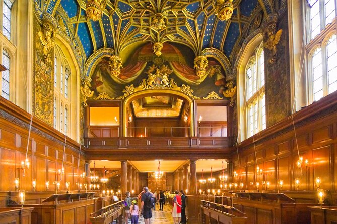 Hampton Court Guided Tour. Full day Access & High Tea - Meeting at Hampton Court station