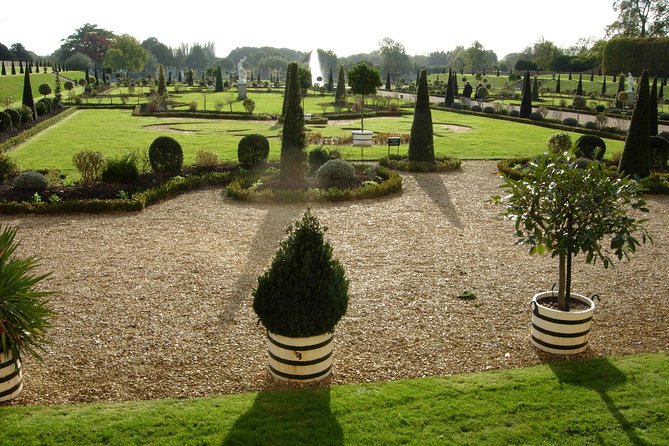 Hampton court palace private tour from London - Why Hampton Court works so well as a half-day trip