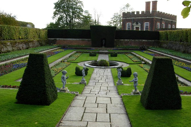Hampton court palace private tour from London - Tudor stories, royal rooms, and the human side of the palace
