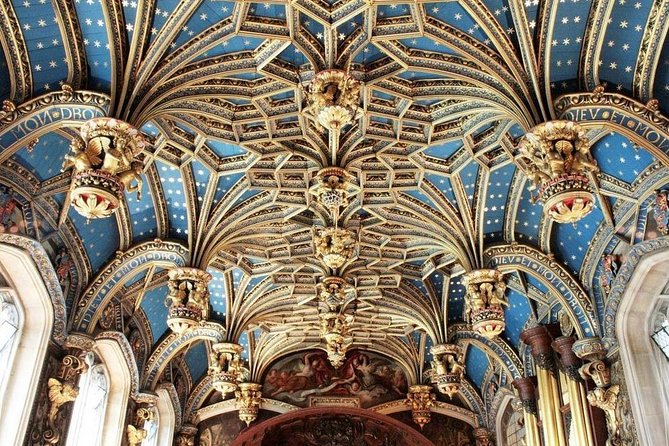 Hampton Court Palace Private Tour - Secrets of Henry VIII - Gardens and the palace setting