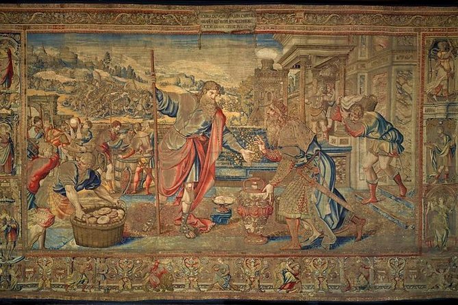 Hampton Court Palace Private Tour - Secrets of Henry VIII - A private group of up to 10 and what that price means
