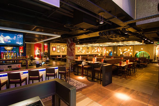 Hard Rock Cafe Piccadilly Circus with Set Menu for Lunch or Dinner - Service can be warm, but timing is not uniform