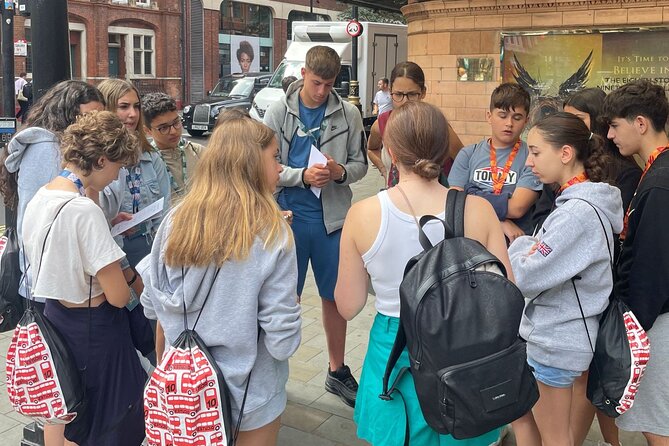 Harry Potter City Escape Tour in London - Piccadilly Circus brings energy and practical game play