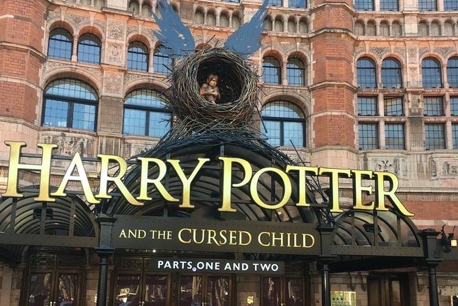 Harry Potter Filming Locations: Private Black Cab Tour in London - Bridges, broomsticks, and the Knight Bus