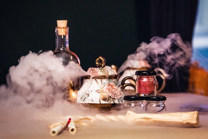 Harry Potter Tour & Magical Afternoon Tea - King’s Cross and the Platform 9 ¾ photo stop