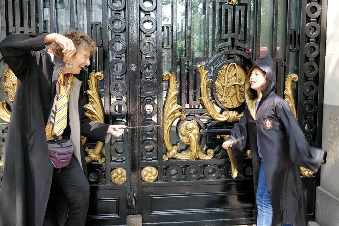 Harry Potters Magical Black Taxi Tour London - King’s Cross and the Platform 9 3/4 moment