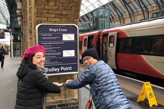 Harry Potters Magical Black Taxi Tour London - St. Pancras, the flying car departure point