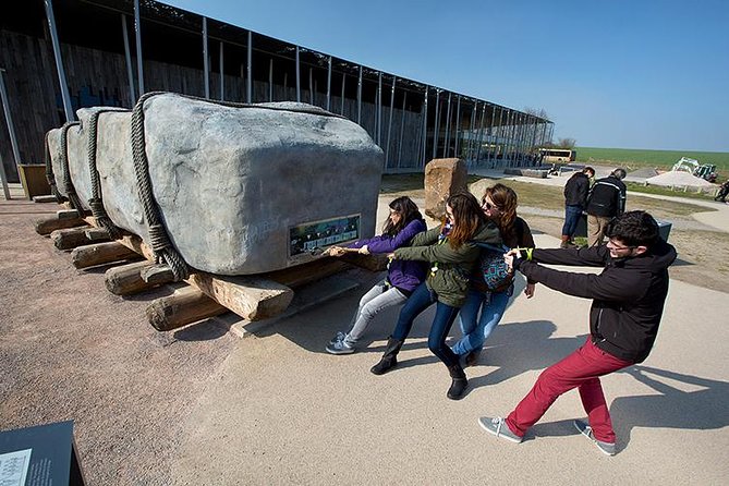 Heathrow Airport Arrival To Southampton Via Stonehenge - Two hours at Stonehenge