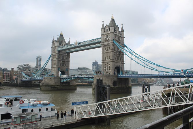 Heathrow Airport to Central London Private Round Trip Transfer - A Mercedes vehicle sized for your group